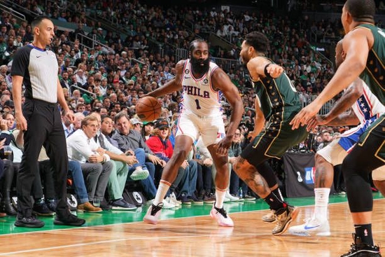  绿军双探花合砍68分擒猛龙  